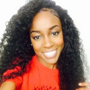 Meet your Posher, Adrianna